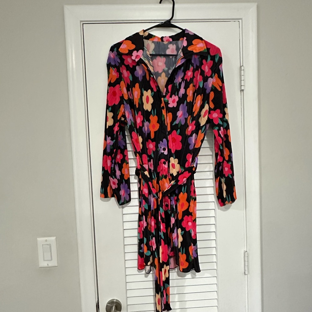 NWOT Women's Floral Long-Sleeve Dress Size Large